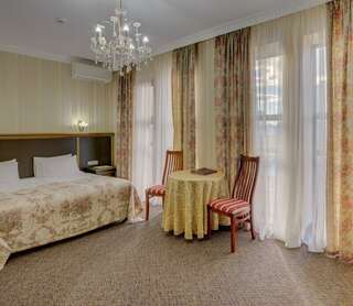 Гостиница Шери Холл Ростов-на-Дону Стандартный двухместный номер с 1 кроватью или 2 отдельными кроватями-4