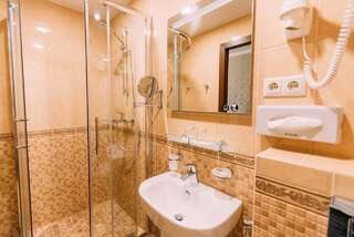 Гостиница Шери Холл Ростов-на-Дону Стандартный двухместный номер с 1 кроватью или 2 отдельными кроватями-3